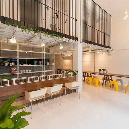 Pastelhouse Hostel (Adults Only) Bangkok Bagian luar foto